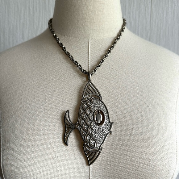 Vintage Articulated Fish Pendant Necklace - Picture 1 of 8
